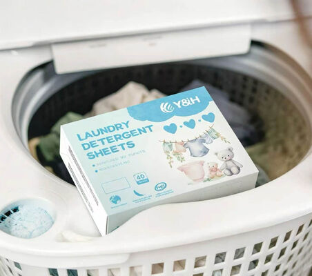 Des feuilles de détergent pour les vêtements écologiques avec un nettoyage puissant et un parfum personnalisable pour la maison et les voyages